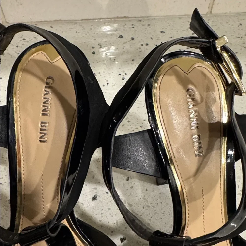 Gianni Bini Elegant Black and Gold Platform Special Occasion Heels Open Toe 8.5
